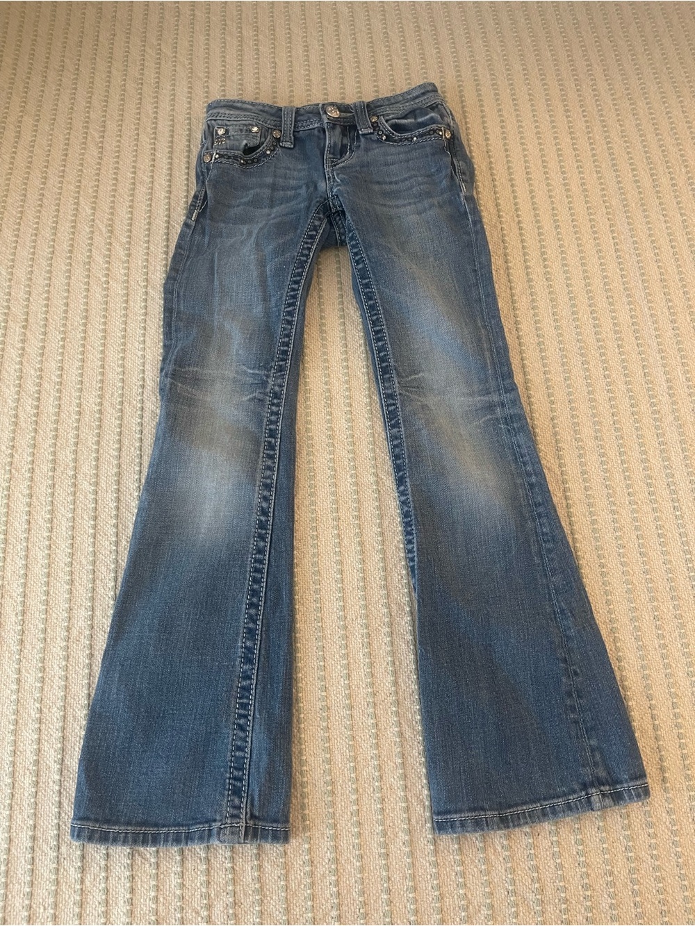 Miss Me Girl’s Boot Cut Distressed Blue Jeans - Size: 8
